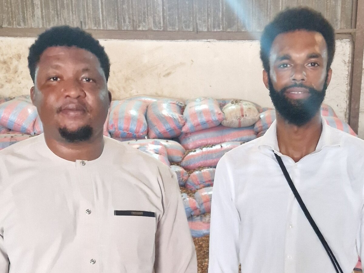 René Traoré mit Partner vor Ort in Togo